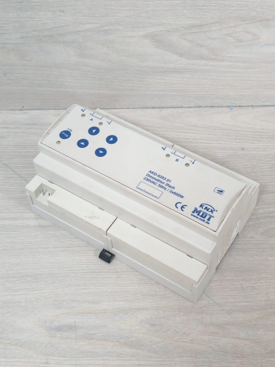 mdt AKD-0203.01 MDT KNX AKD-0203.01 DIMMAKTOR 2FACH 230VAC 50Hz/2X600W 4