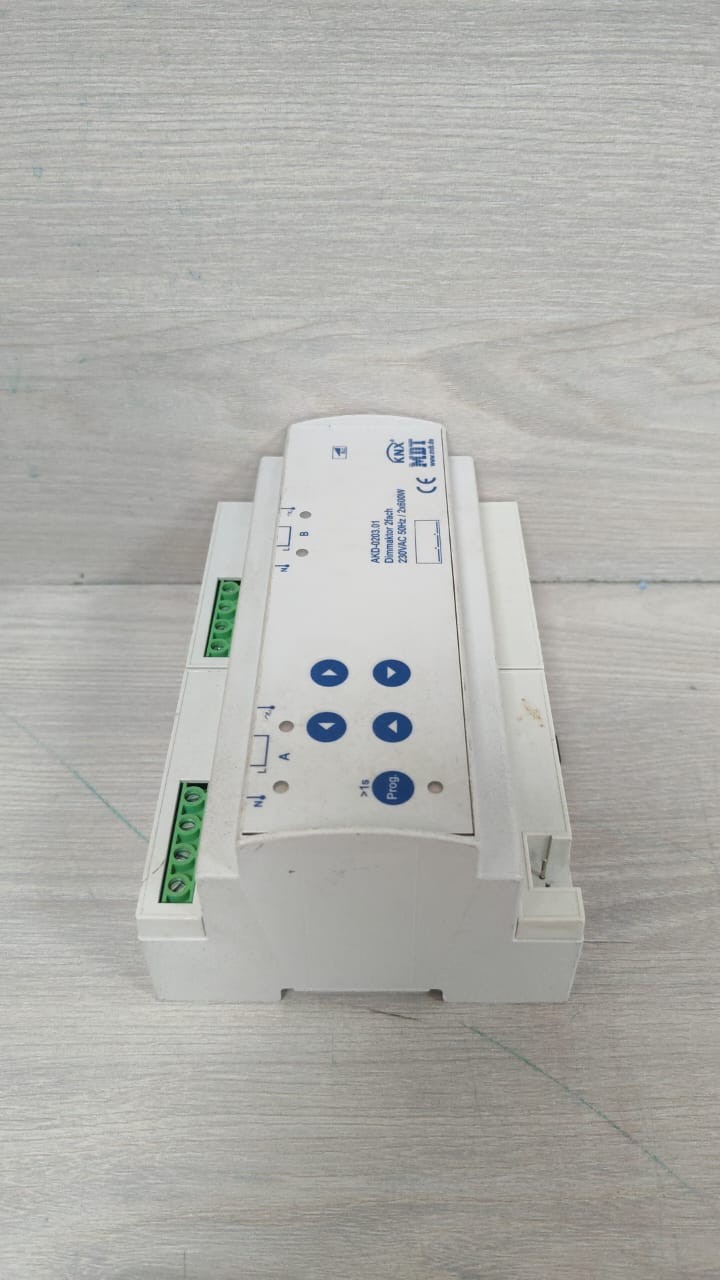 mdt AKD-0203.01 MDT KNX AKD-0203.01 DIMMAKTOR 2FACH 230VAC 50Hz/2X600W 6