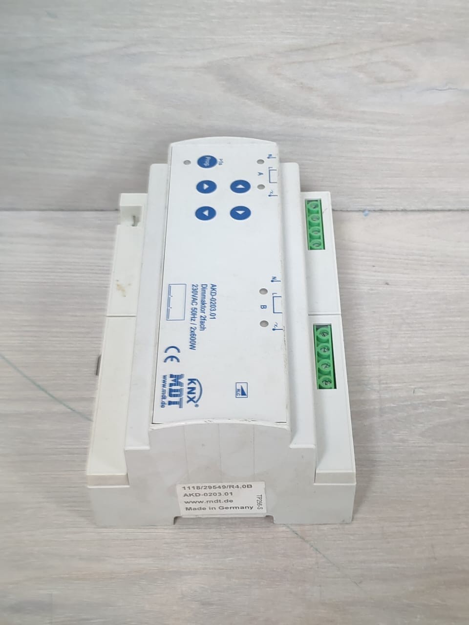 mdt AKD-0203.01 MDT KNX AKD-0203.01 DIMMAKTOR 2FACH 230VAC 50Hz/2X600W 7
