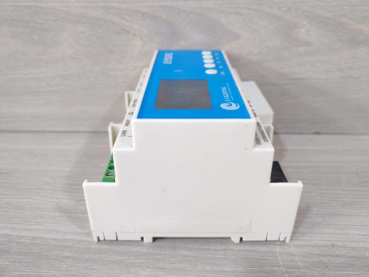 EASEIC E-LIGHTING 550410 EASEIC E-LIGHTING DRC410F 4 Channel Relay Switched Output Unit 540410 4