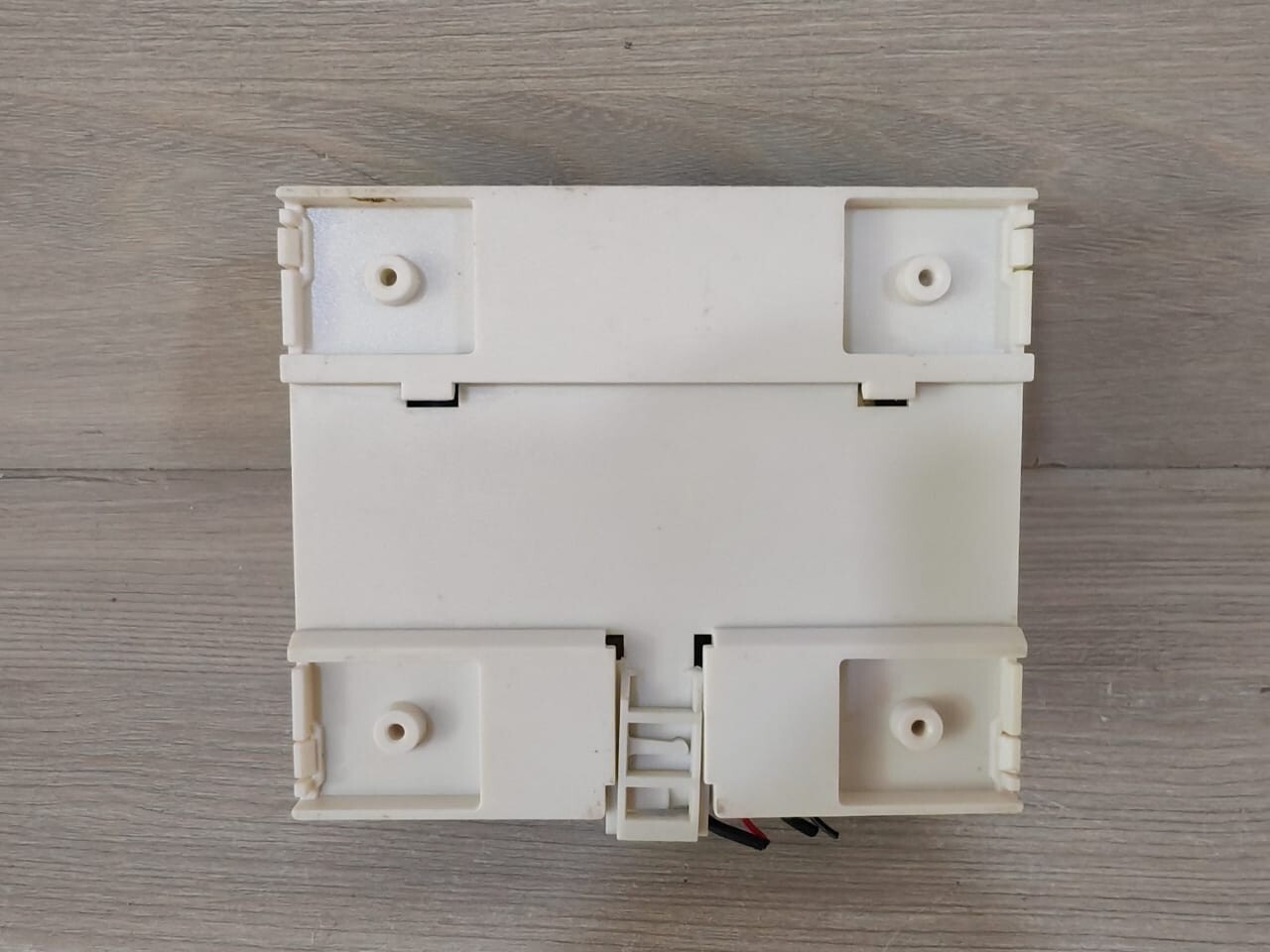 EASEIC E-LIGHTING 550410 EASEIC E-LIGHTING DRC410F 4 Channel Relay Switched Output Unit 540410 8