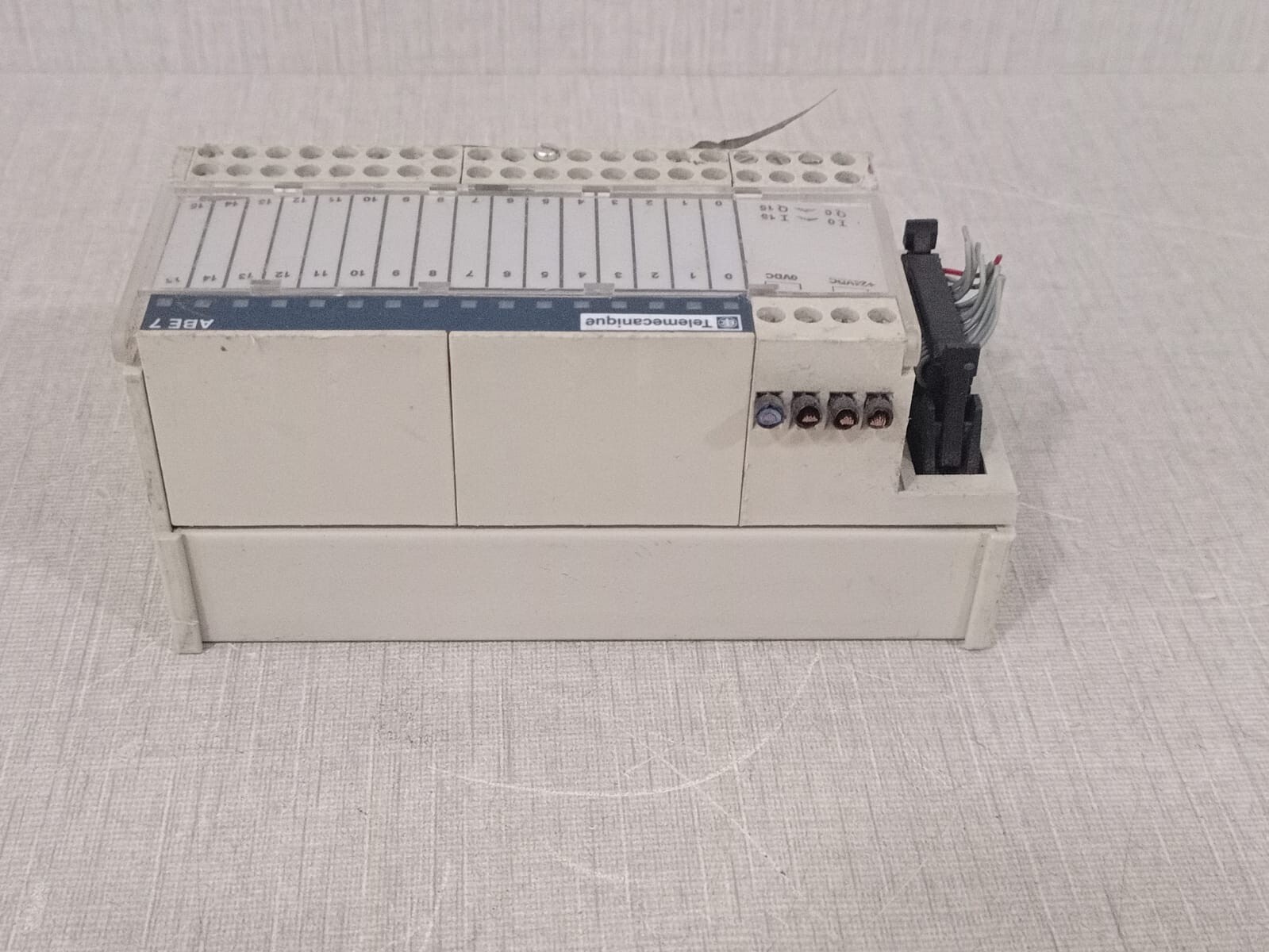 Telemecanique ABE7-H16R11 Telemecanique ABE7-H16R11 Relay Block Module 2