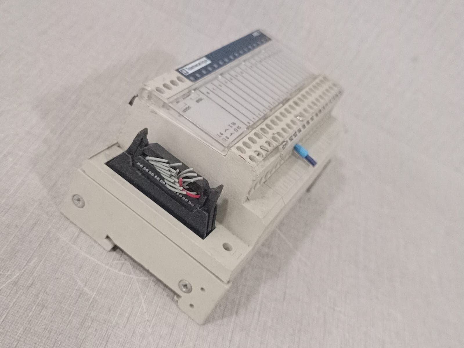 Telemecanique ABE7-H16R11 Telemecanique ABE7-H16R11 Relay Block Module 7