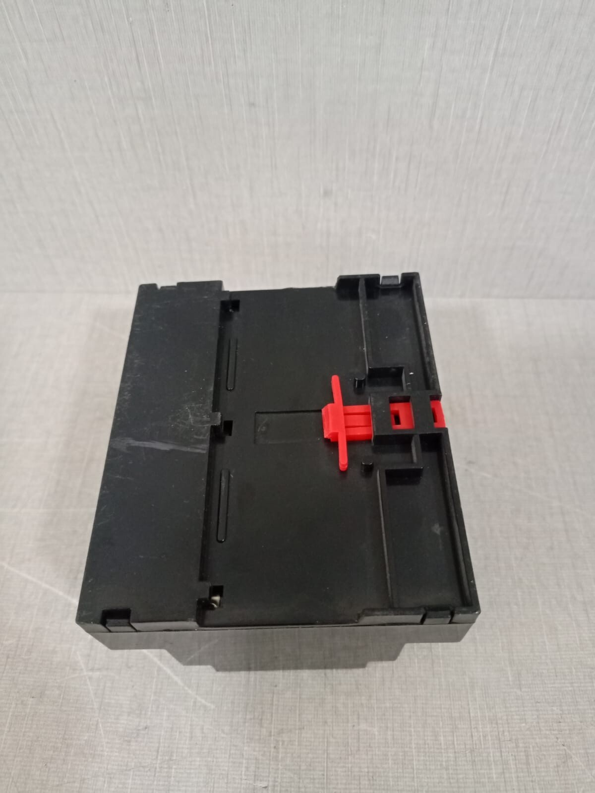 EASEIC E-LIGHTING 550820 (MASTER) EASEIC E-LIGHTING DRC820F 8 Channel Relay Switched Output Unit 550820 (MASTER) 5