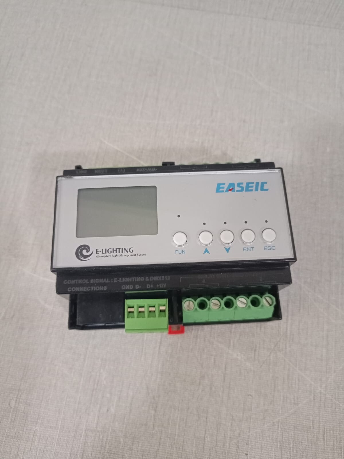 EASEIC E-LIGHTING 550820 (SLAVE) EASEIC E-LIGHTING DRC820F 8 Channel Relay Switched Output Unit 550820 (SLAVE) 3