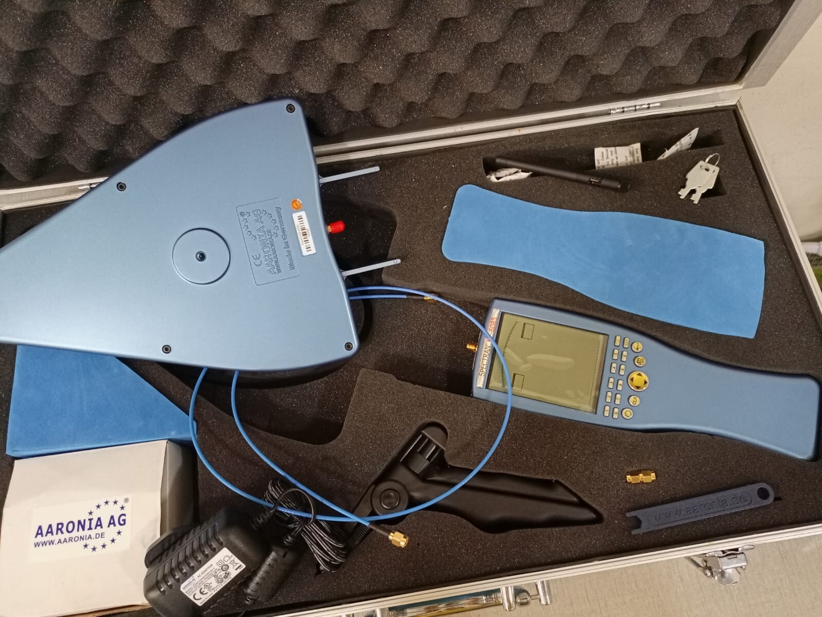 AARONIA AG HF-6085 AARONIA AG SPECTRAN HF-6085 SPECTRUM ANALYZER - NEED A BATTERY 8
