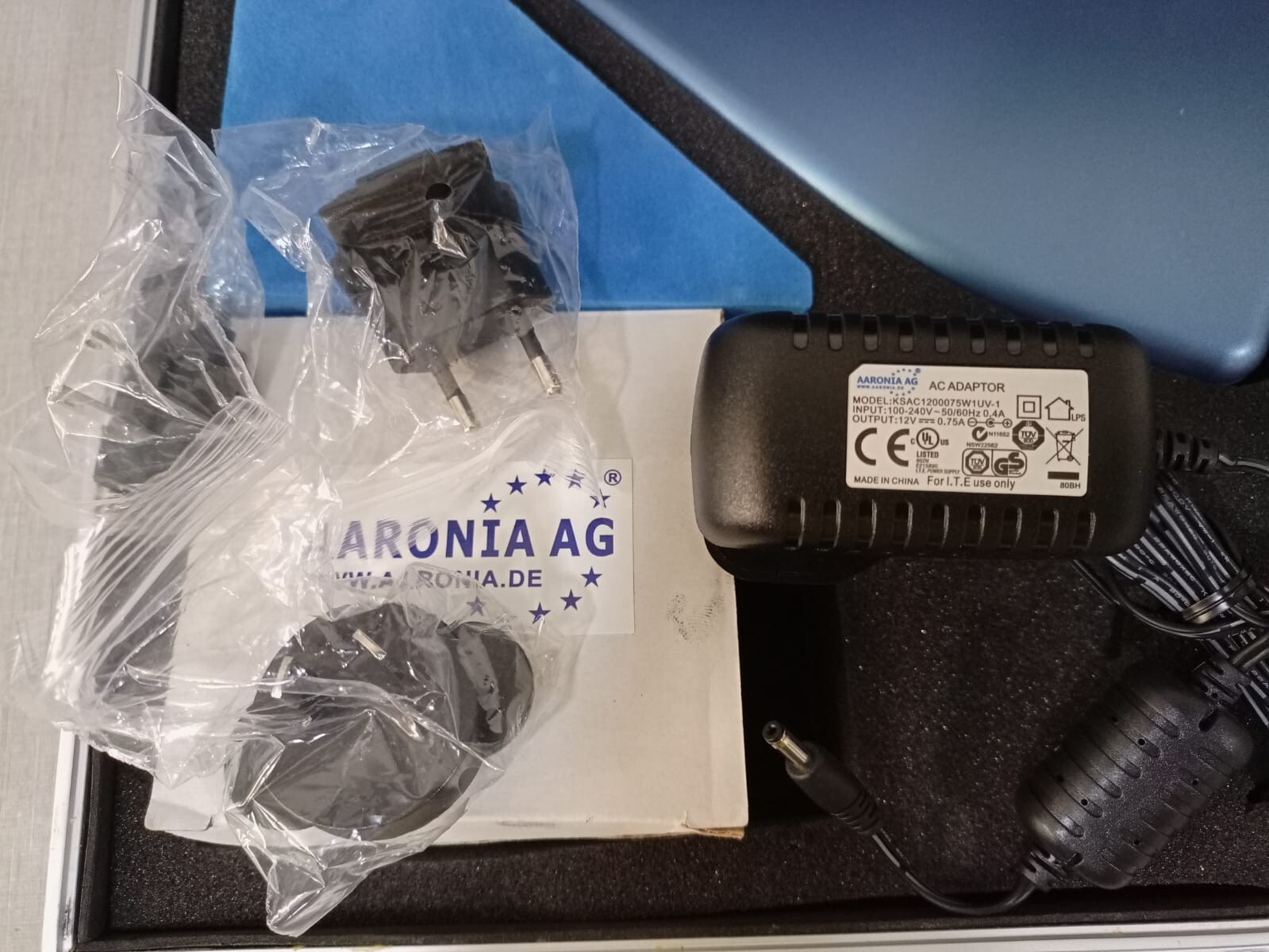 AARONIA AG HF-6085 AARONIA AG SPECTRAN HF-6085 SPECTRUM ANALYZER - NEED A BATTERY 9