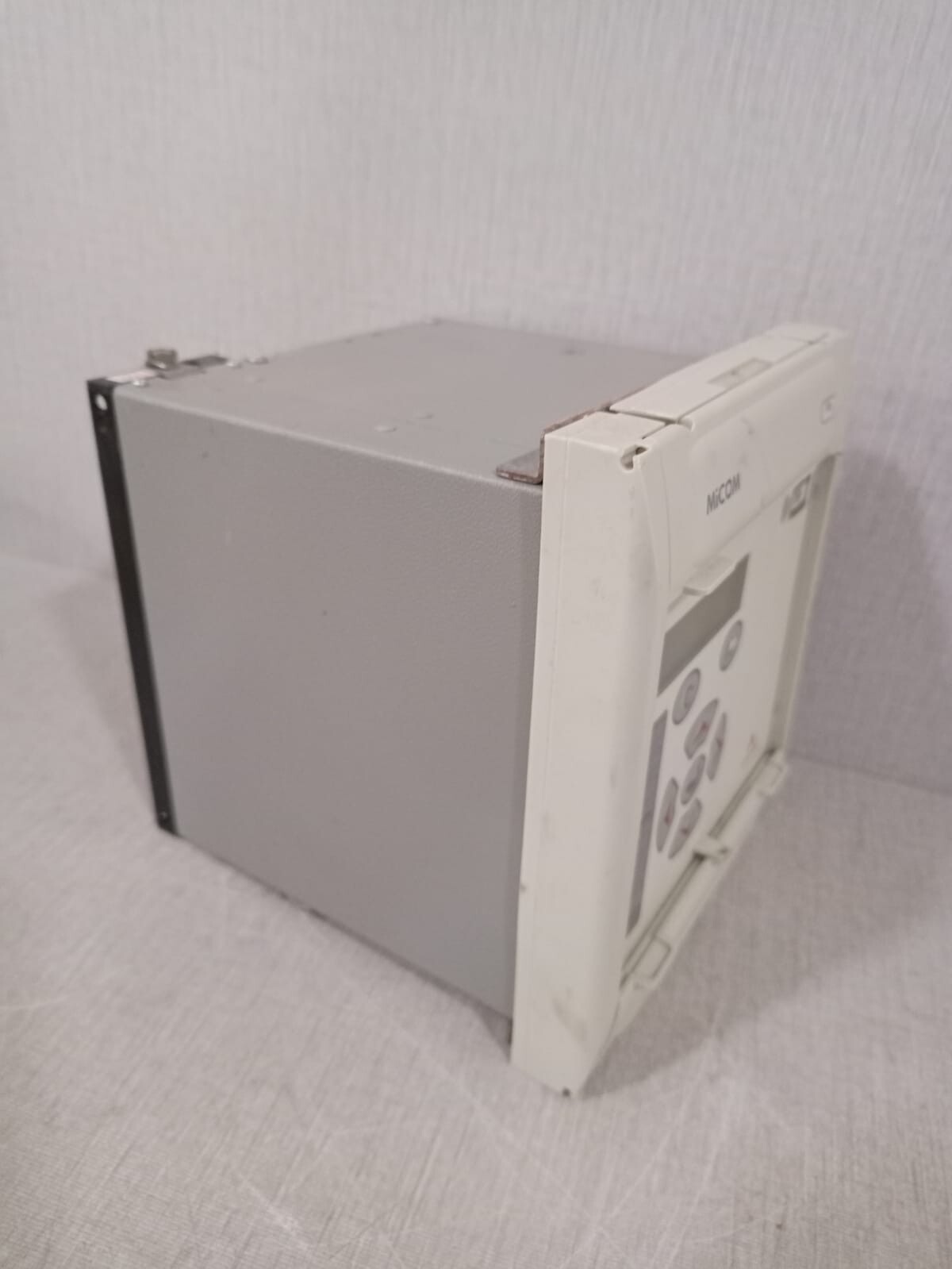 AREVA A11S011000 AREVA MiCOM P124 Protection Relay A11S011000 4