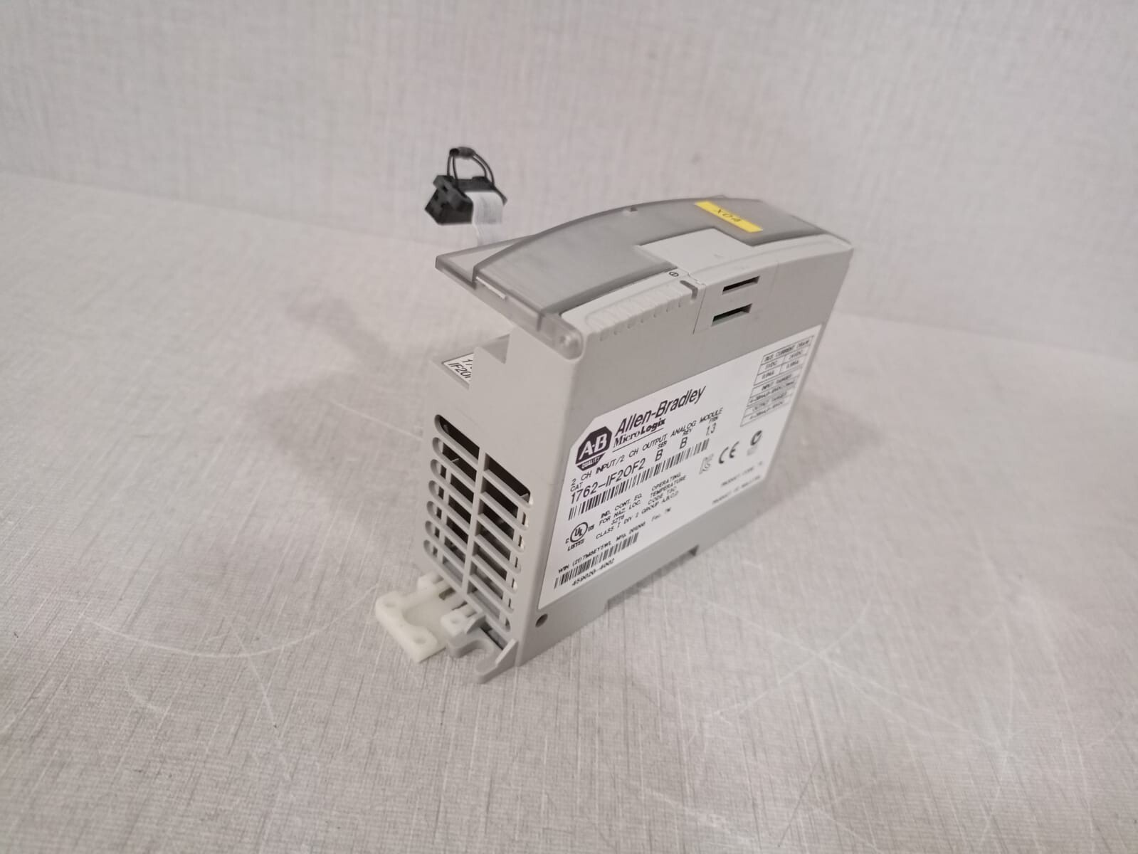 Allen Bradley 1762-IF2OF2 Allen Bradley 1762-IF2OF2 MicroLogix Output Analog Module 2