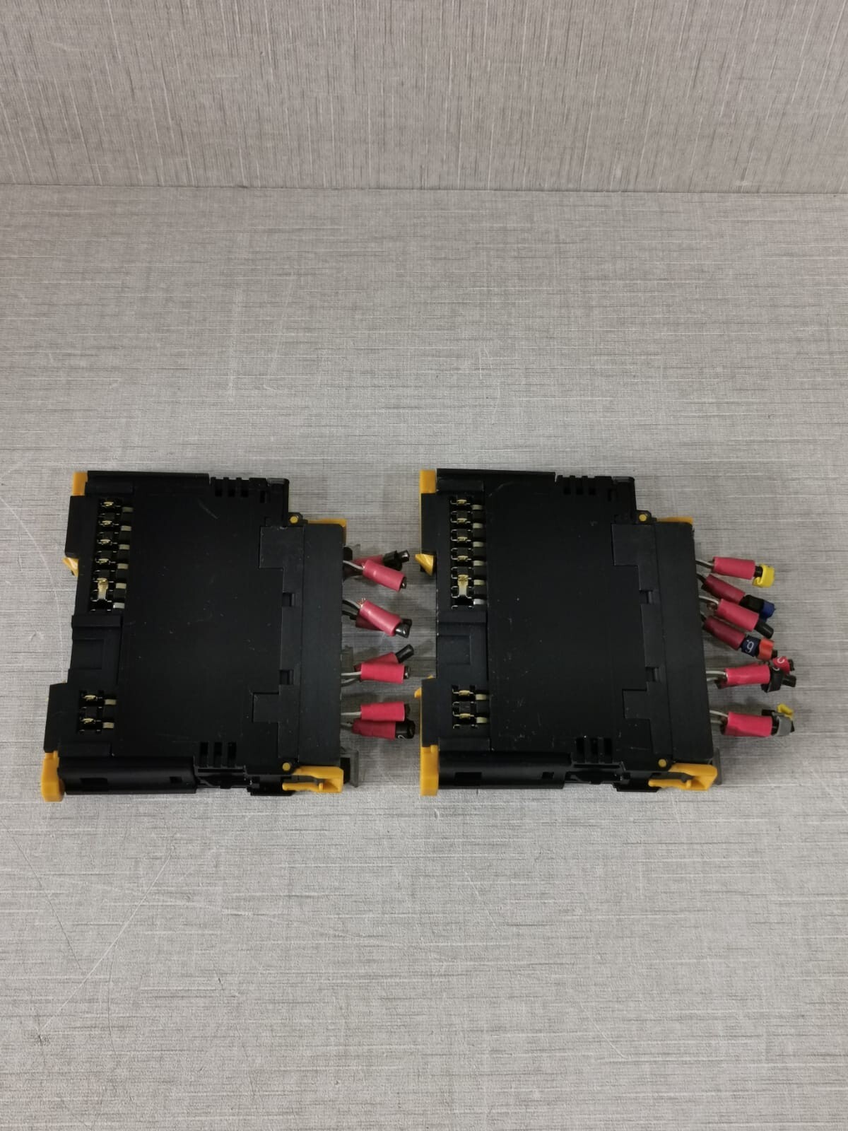 Omron GRT1-OD8-1 per Lot -Omron PLC module GRT1-OD8-1 Digital Output Unit 24VDC.0.5 8