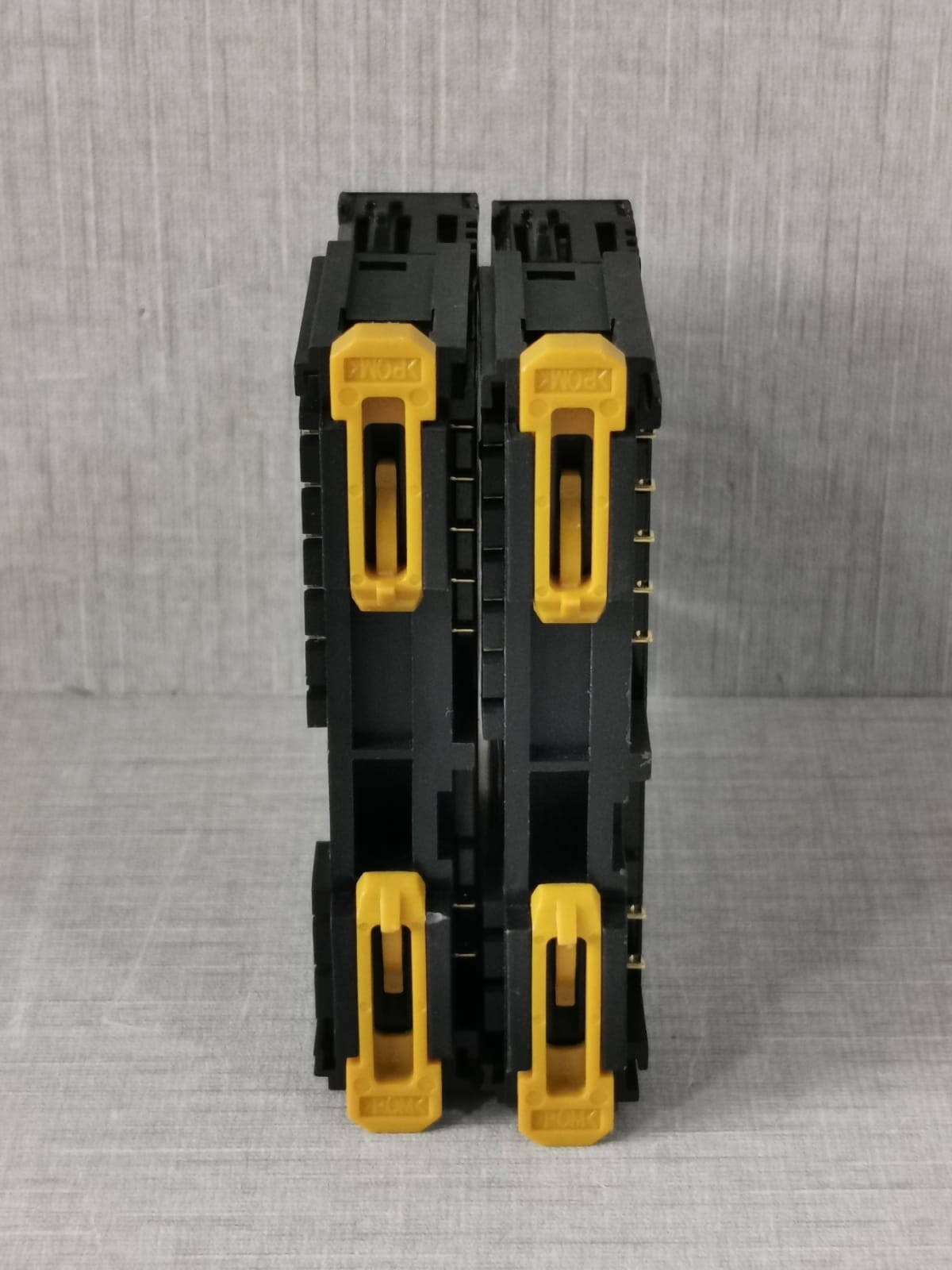 Omron GRT1-OD8-1 per Lot -Omron PLC module GRT1-OD8-1 Digital Output Unit 24VDC.0.5 10