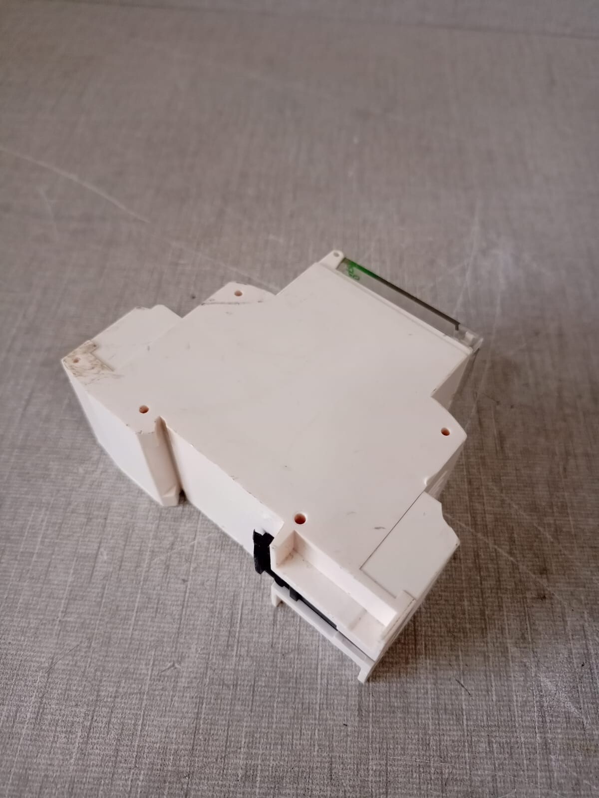 Schneider Electric RM35UA12 Schneider Electric RM35UA12 / RM35UA12MW Voltage Control Relay 4