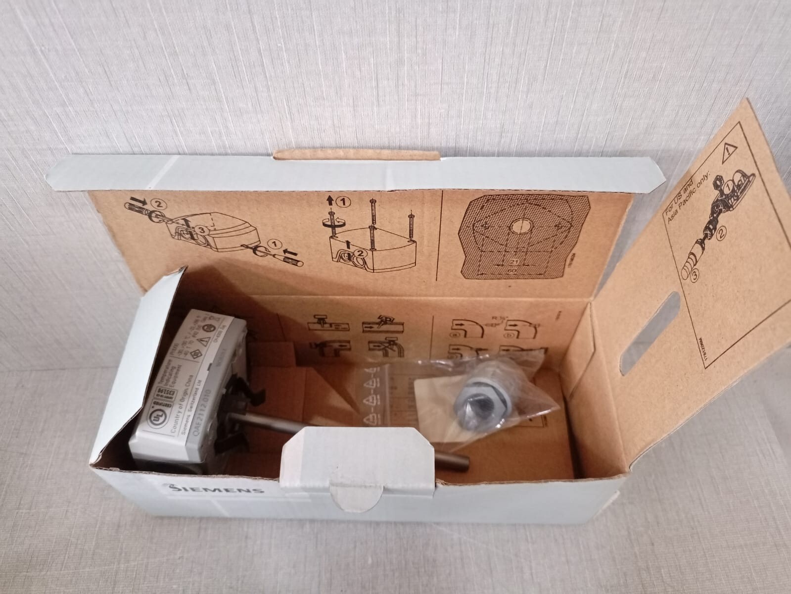 SIEMENS QAE2112.010 Immersion Temperature Sensor