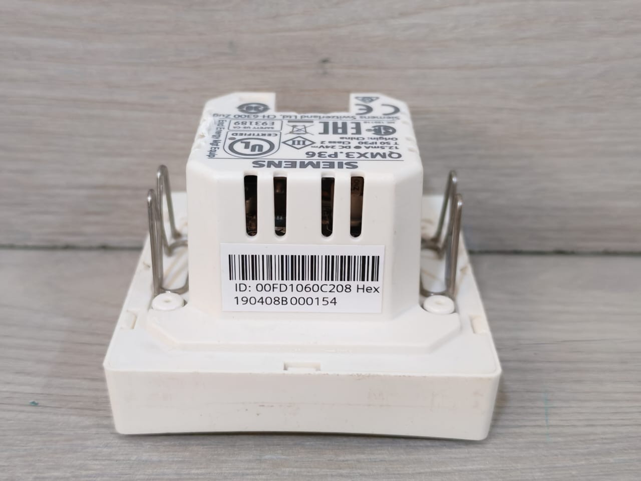 Siemens QMX3.P36 Siemens QMX3.P36 Room sensor and unit for KNX PL-Link 7