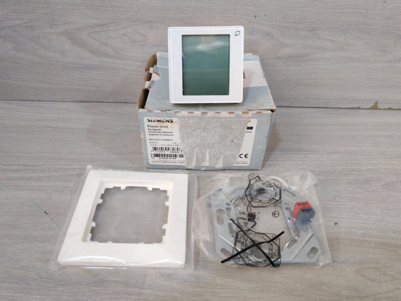 Siemens QMX3.P36 Room sensor and unit for KNX PL-Link