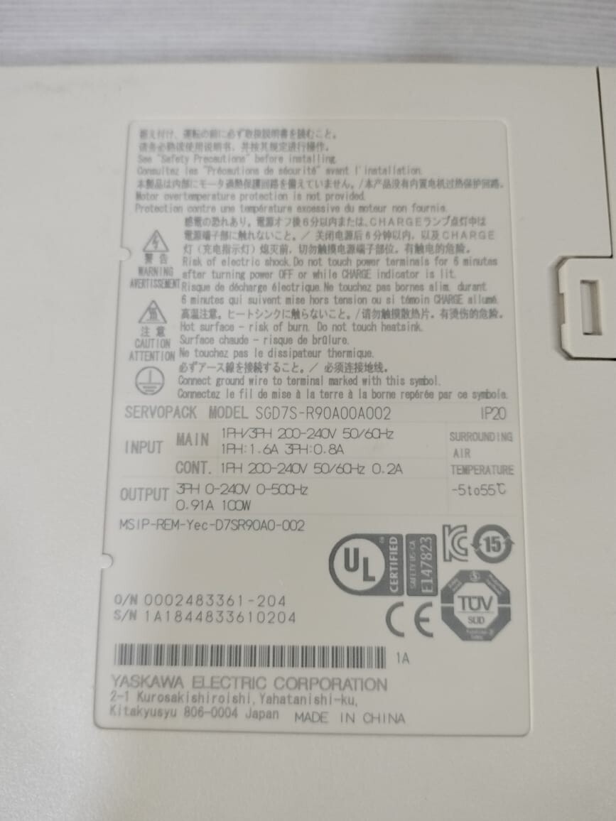 Yaskawa R90A00A002 Yaskawa ServoPack Drive SGD7S-R90A00A002 200V 50-60HZ 6