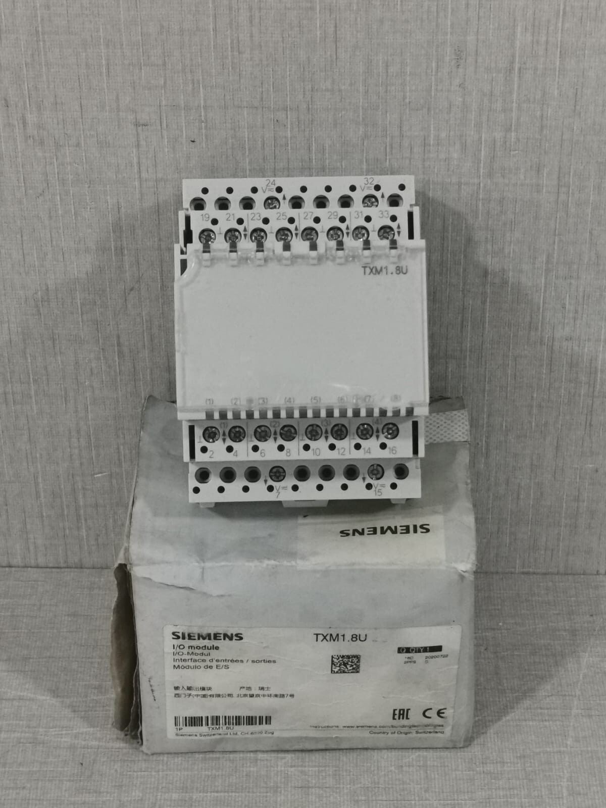 Siemens TXM1.8U I/O Module- WITH OLD STOCK BOX