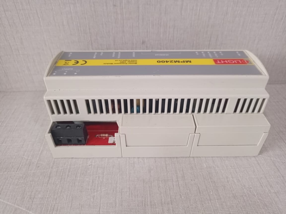 i LIGHT MPM2400 i LIGHT MPM2400 Master Processor Module Controller 230V 4