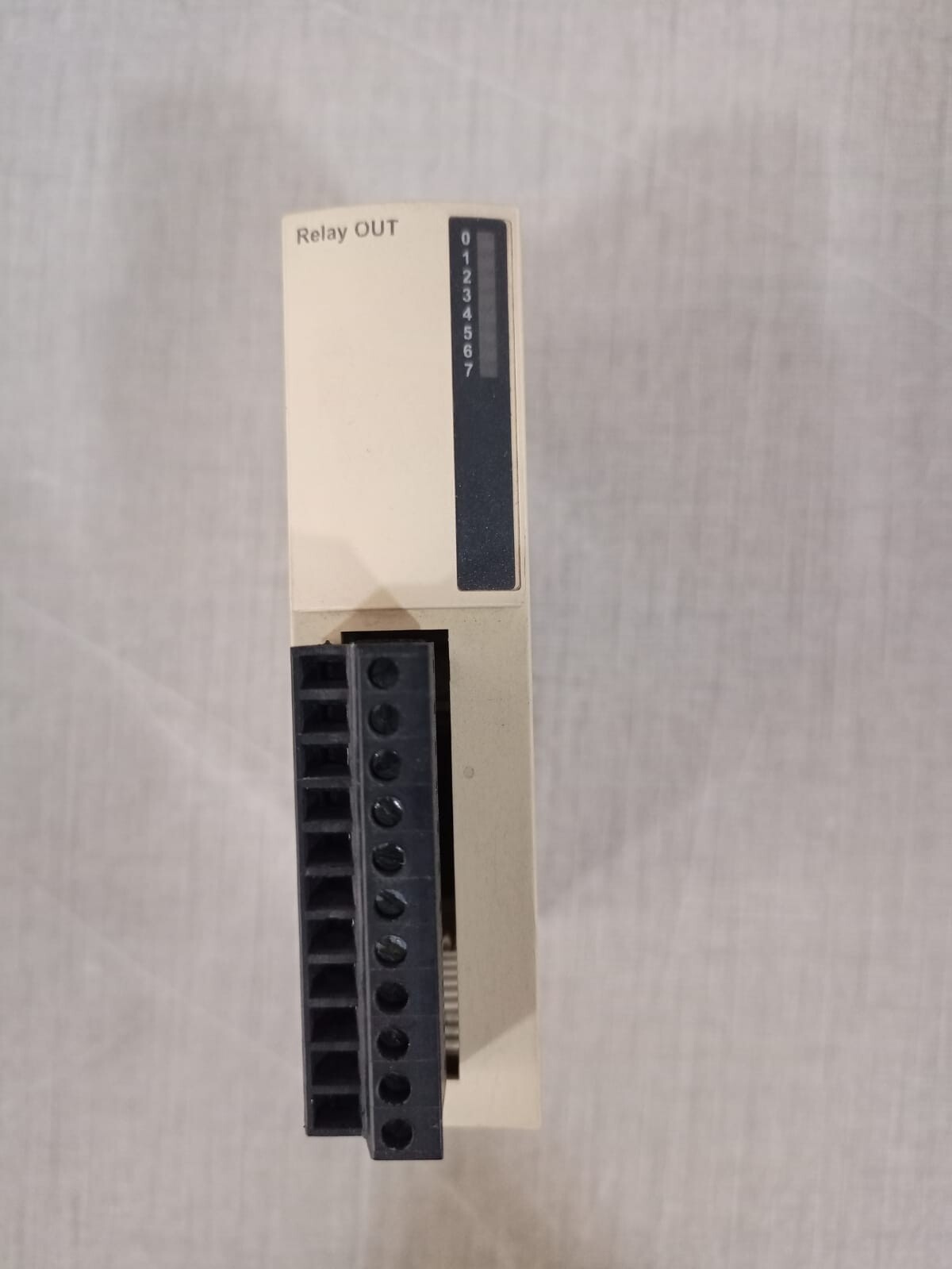 Schneider Electric Twido TWDDRA8RT Relay Output Expansion Module