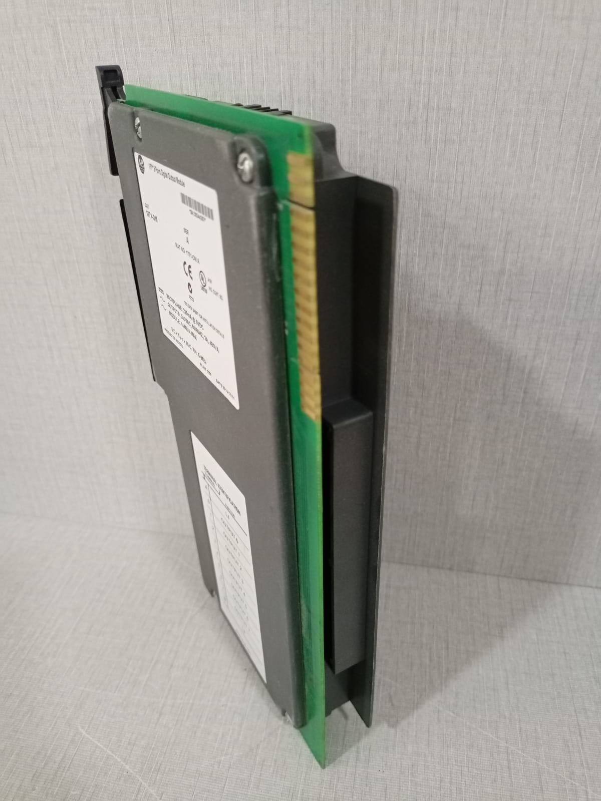 Allen-Bradley 1771-OM 1771-OM | Allen Bradley | Digital Output Module, 8 Point, Ser A 3