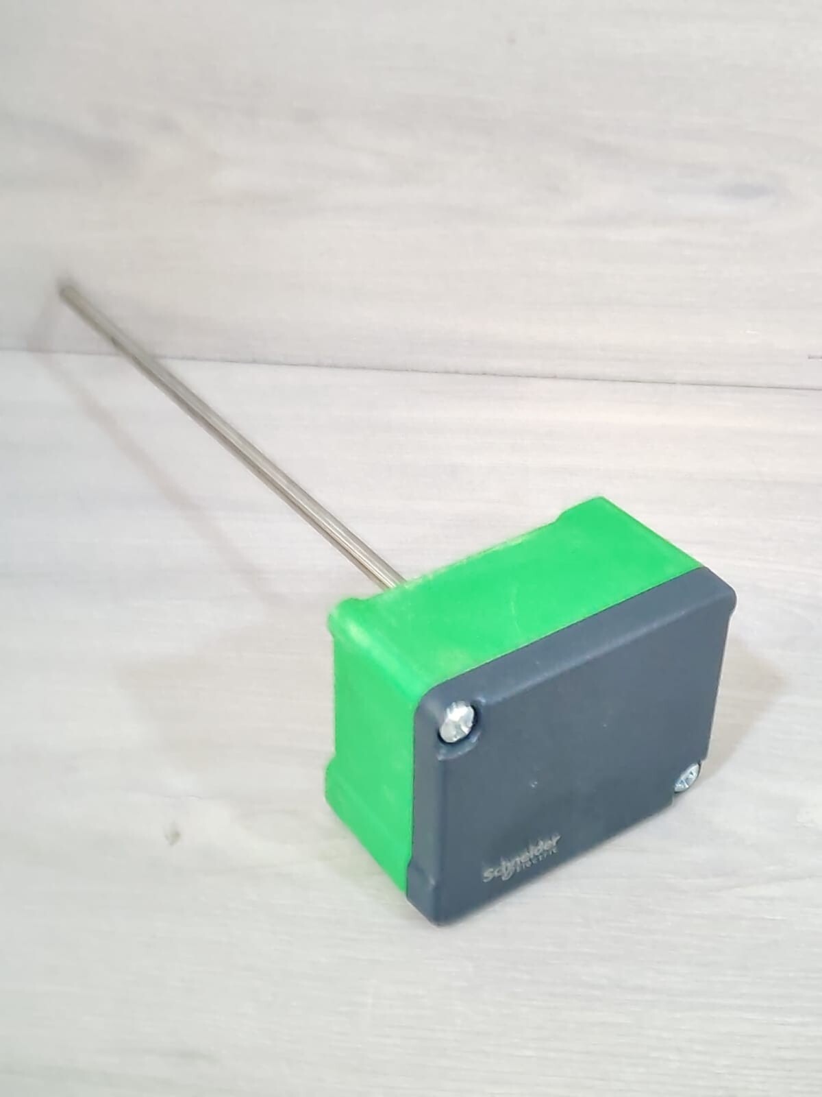 Schneider Electric STD100-200 Schneider Electric STD100-200 5123008010 DUCT TEMPERATURE SENSOR 4
