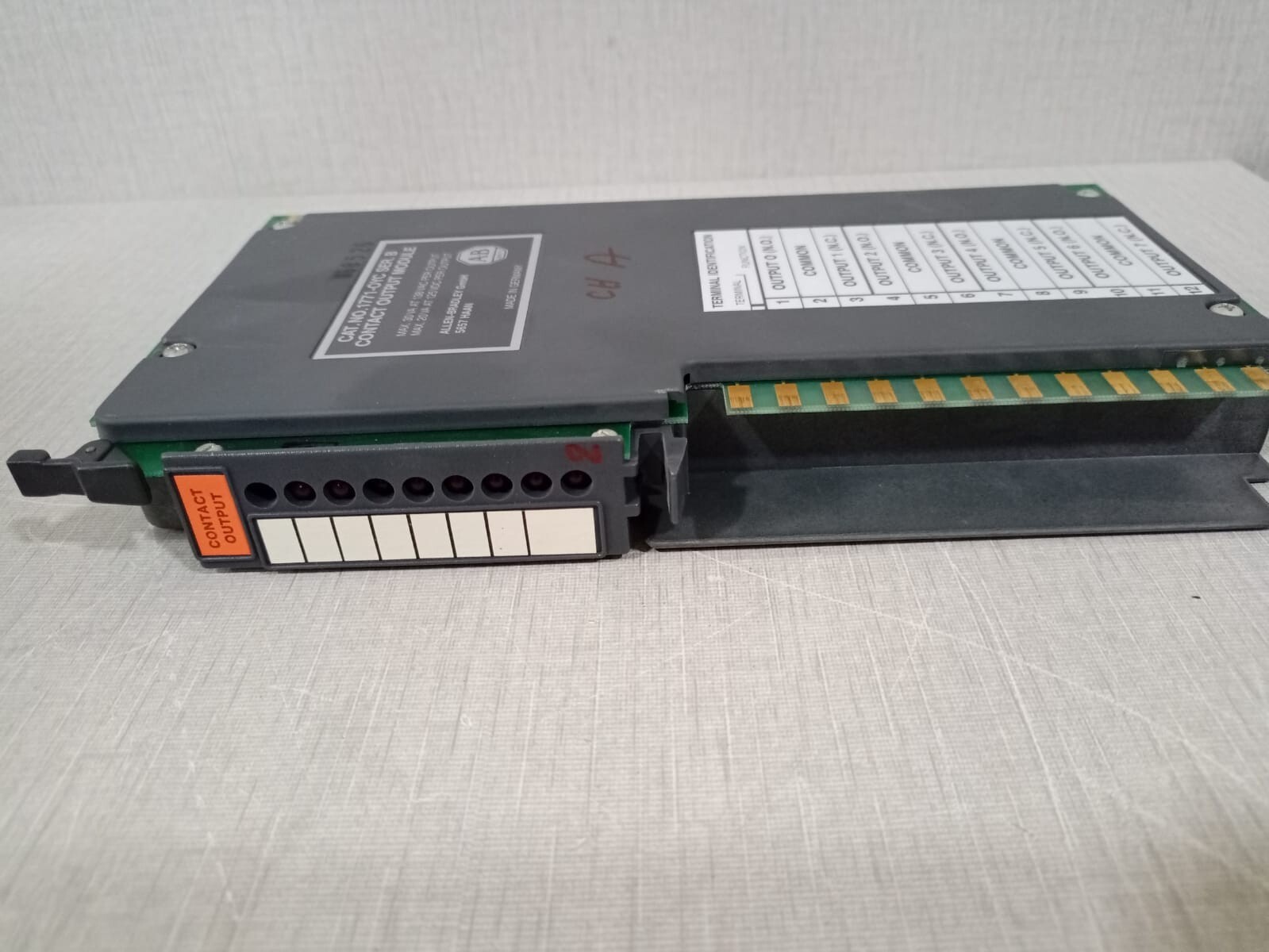Allen-Bradley 1771-OYC Allen Bradley 1771-OYC Contact Output Module Ser B 3