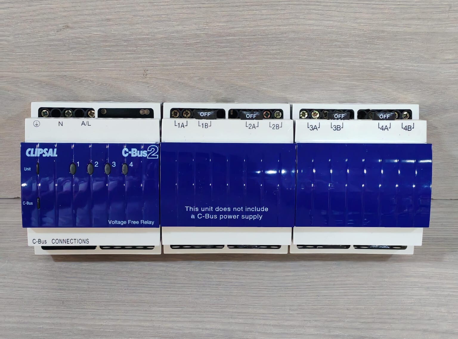 Clipsal L5504RVF20P CLIPSAL C-BUS2 L5504RVF20P 4CHANNEL VOLTAGE FREE RELAY MFG-2004 2
