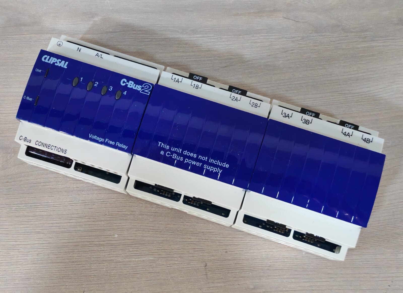 Clipsal L5504RVF20P CLIPSAL C-BUS2 L5504RVF20P 4CHANNEL VOLTAGE FREE RELAY MFG-2004 6