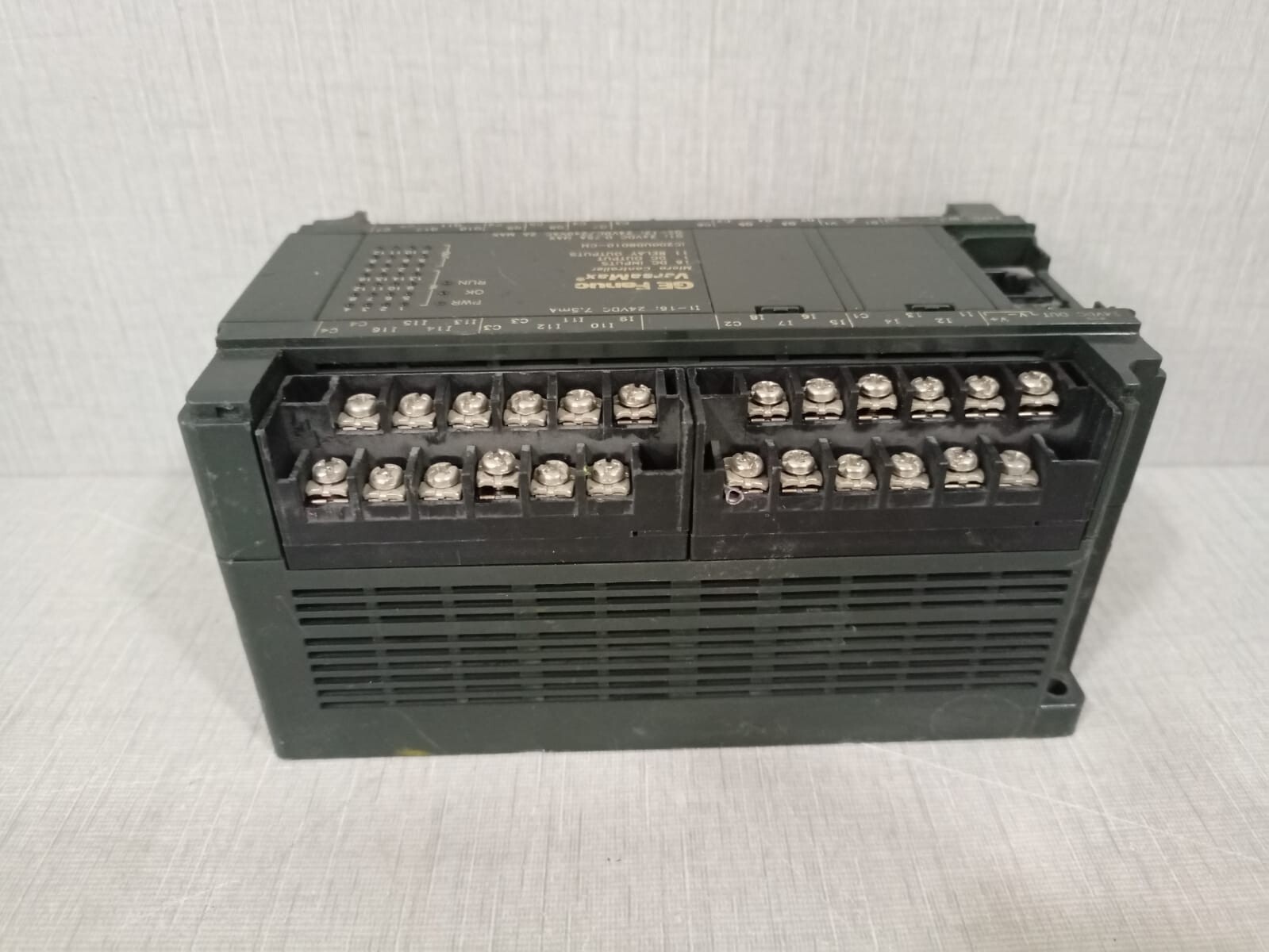 GE Fanuc IC200UDR010-CH GE Fanuc Versamax IC200UDR010-CH Micro Controller 24VDC/240VAC Module 3