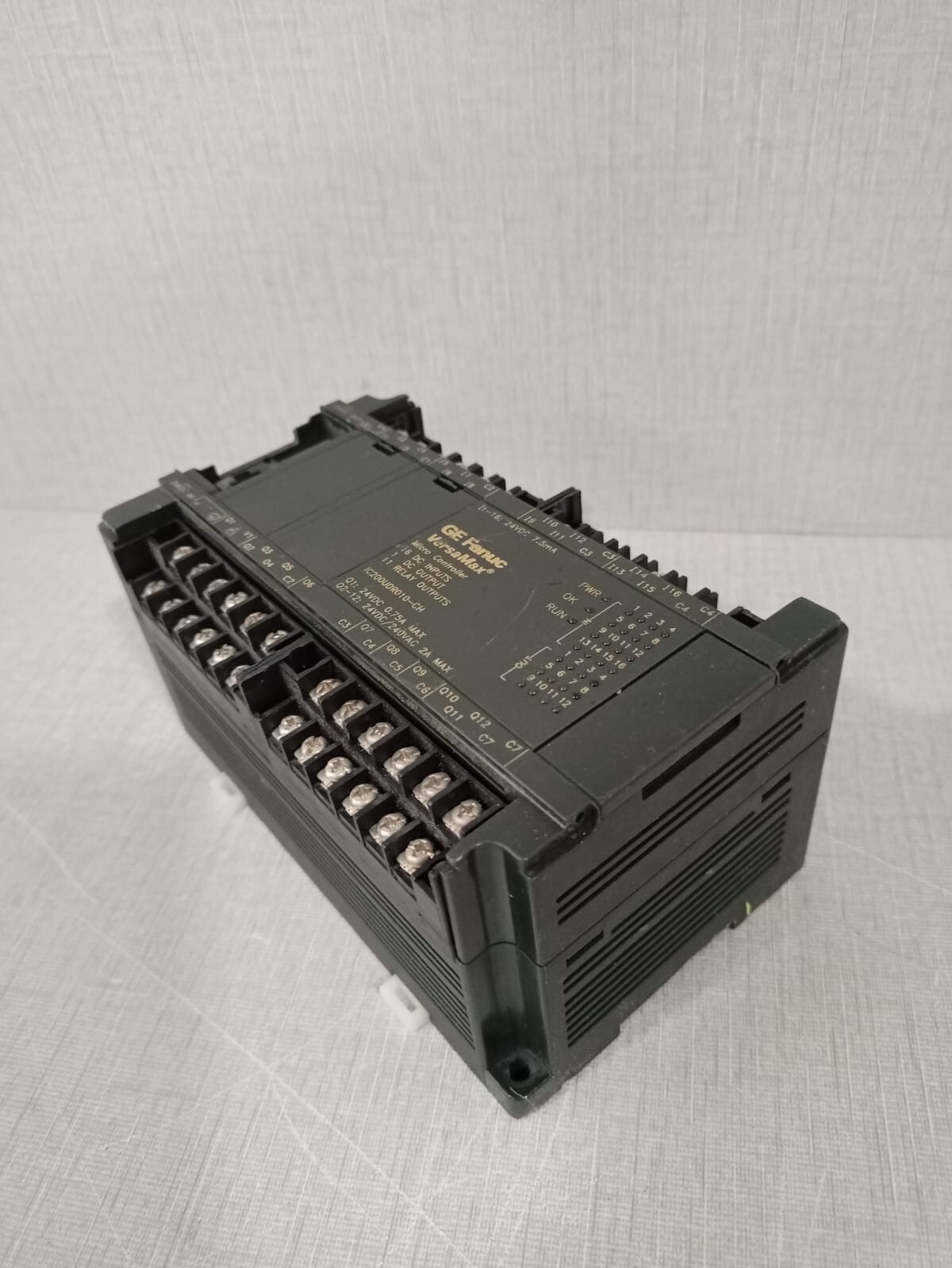 GE Fanuc IC200UDR010-CH GE Fanuc Versamax IC200UDR010-CH Micro Controller 24VDC/240VAC Module 5
