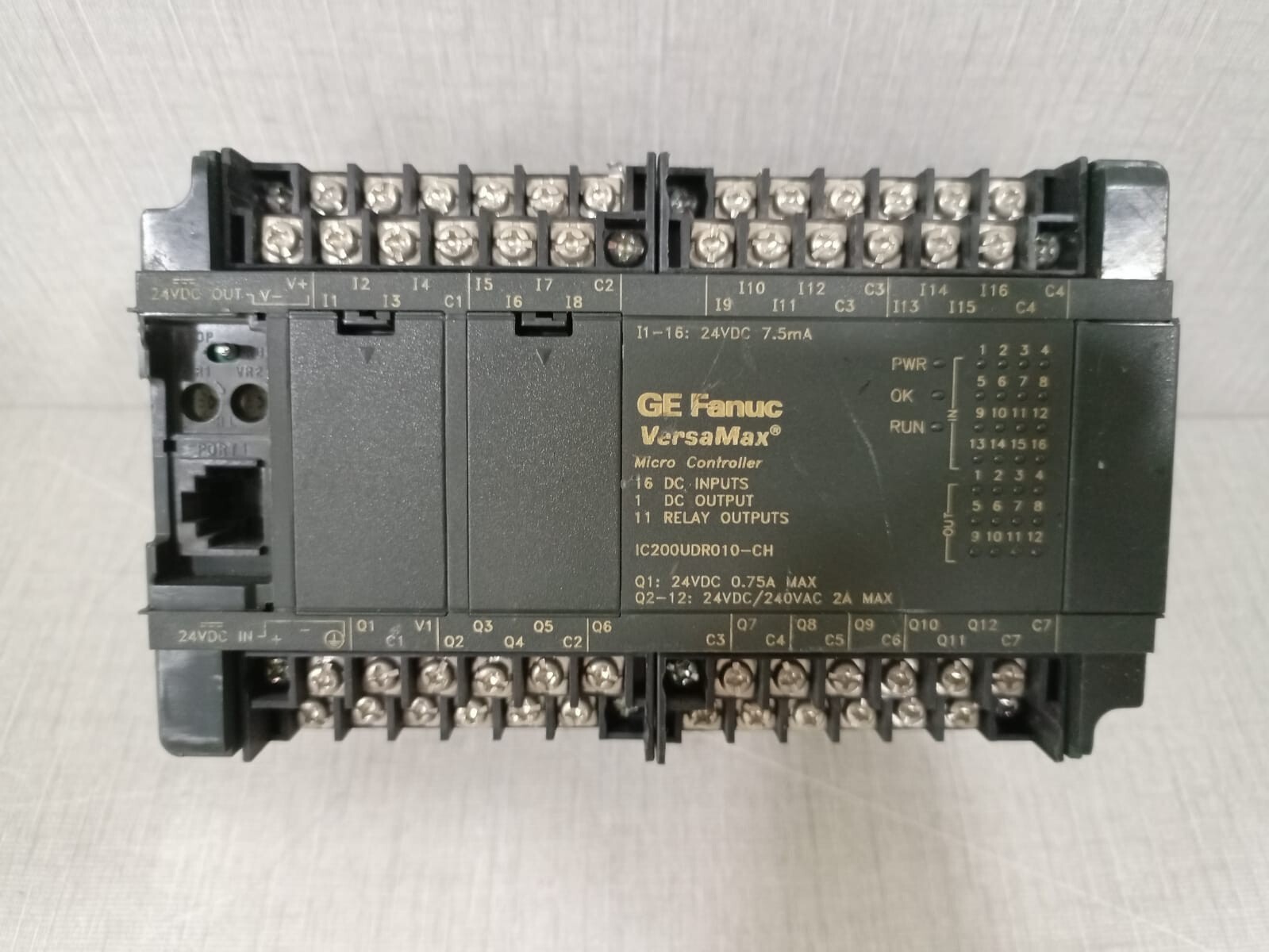 GE Fanuc Versamax IC200UDR010-CH Micro Controller 24VDC/240VAC Module