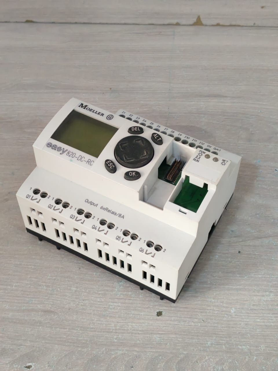 Moeller 820-DC-RC Moeller Easy 820-DC-RC Control Relay 24V- Missing Top Cover 5