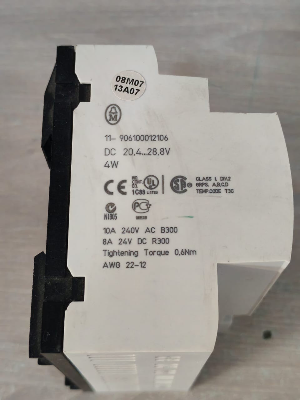 Moeller 820-DC-RC Moeller Easy 820-DC-RC Control Relay 24V- Missing Top Cover 6