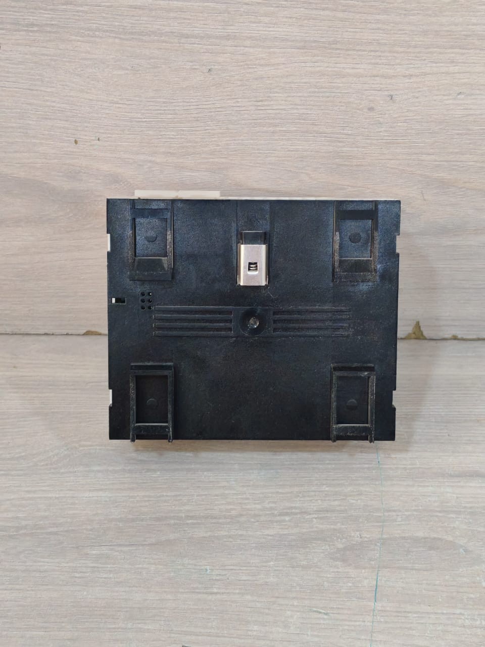Moeller 820-DC-RC Moeller Easy 820-DC-RC Control Relay 24V- Missing Top Cover 10
