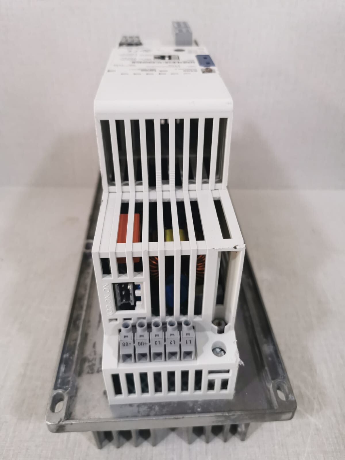 Lenze 8400 / E84AVSCD2224SX0 Lenze 8400 Stateline C E84AVSCD2224SX0 2.2kW 4