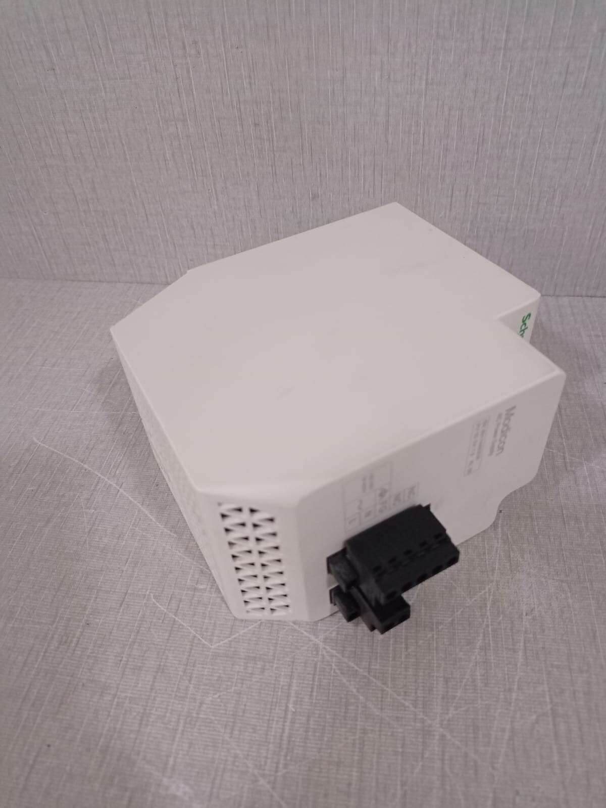 Schneider Electric BMXCPS4002 Schneider Electric BMXCPS4002 Redundant HP AC Power Supply 2