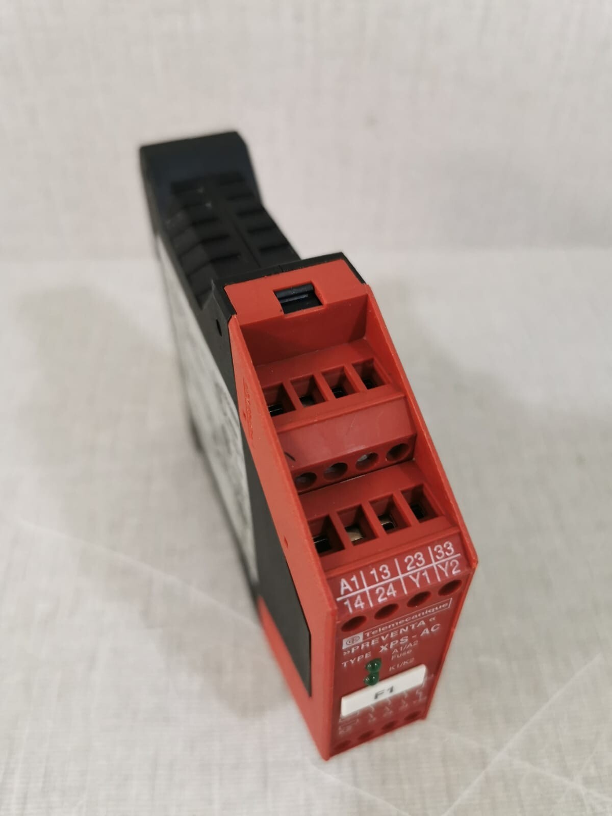 Schneider Electric XPSAC5121 Schneider Electric XPSAC5121 Safety Relay / XPS-AC 3