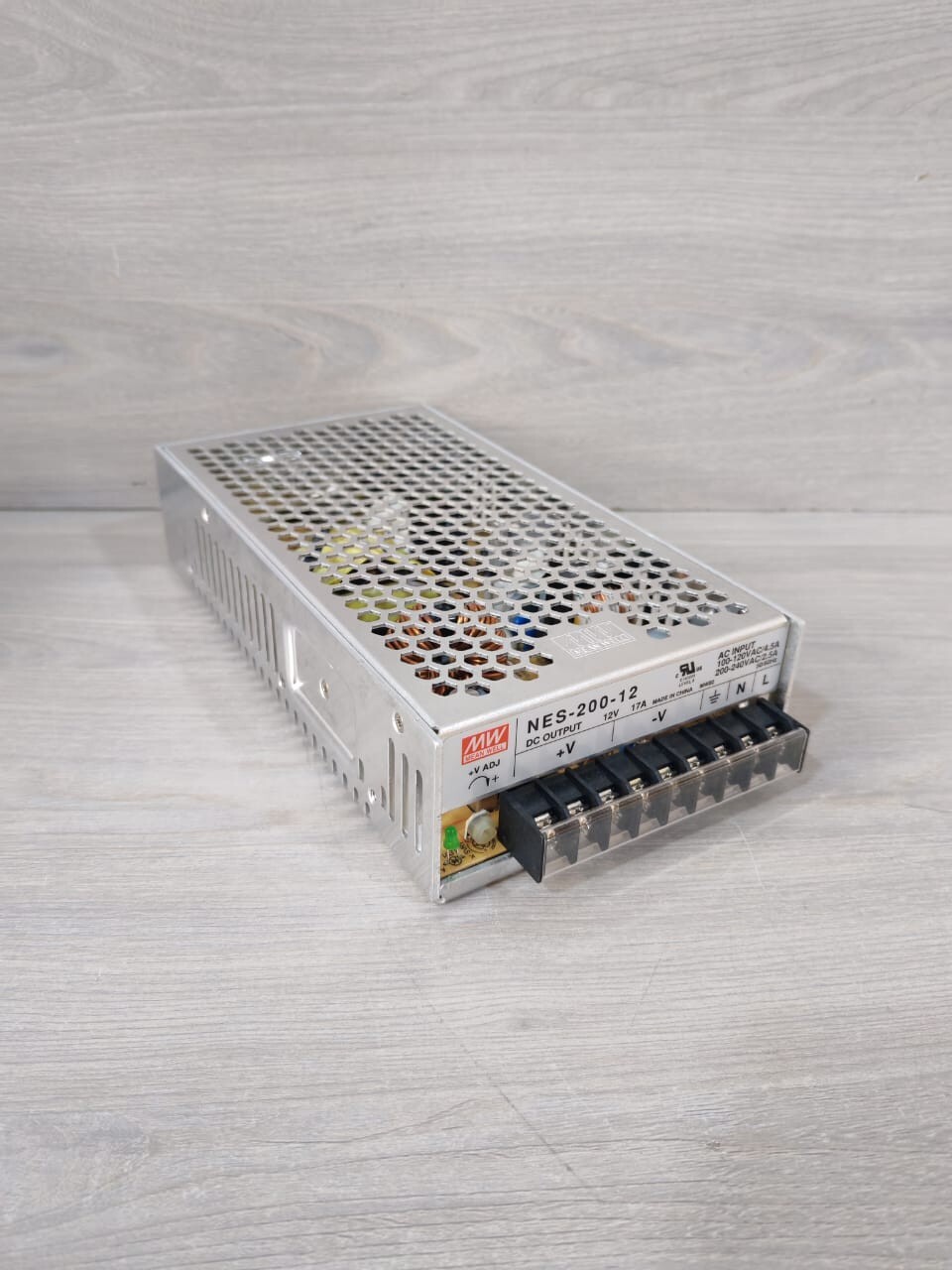 MEAN WELL NES-200-12 MEAN WELL NES-200-12 12V 17A 100-120VAC/4.5A POWER SUPPLY 3