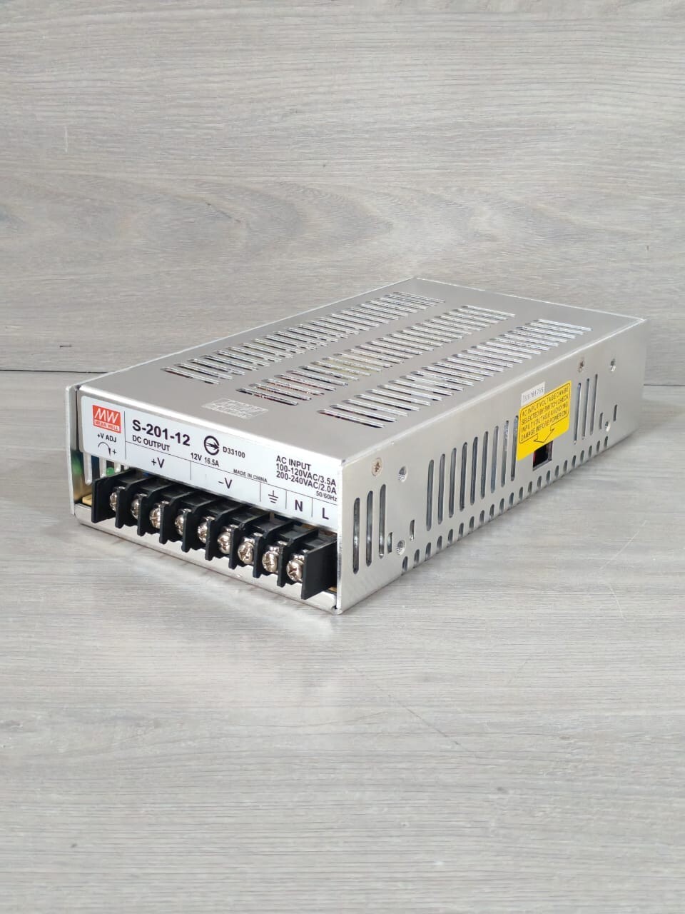 MEAN WELL S-201-12 MEAN WELL S-201-12 12V 16.5A 100-120VAC/3.5A POWER SUPPLY 5