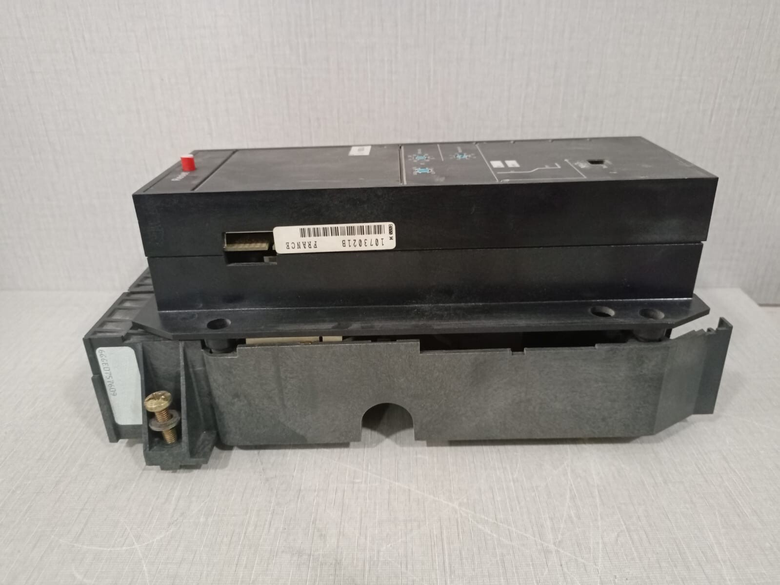 Merlin Gerin 51005047 Merlin Gerin 1600 Amphere Trip Unit 51005047 2