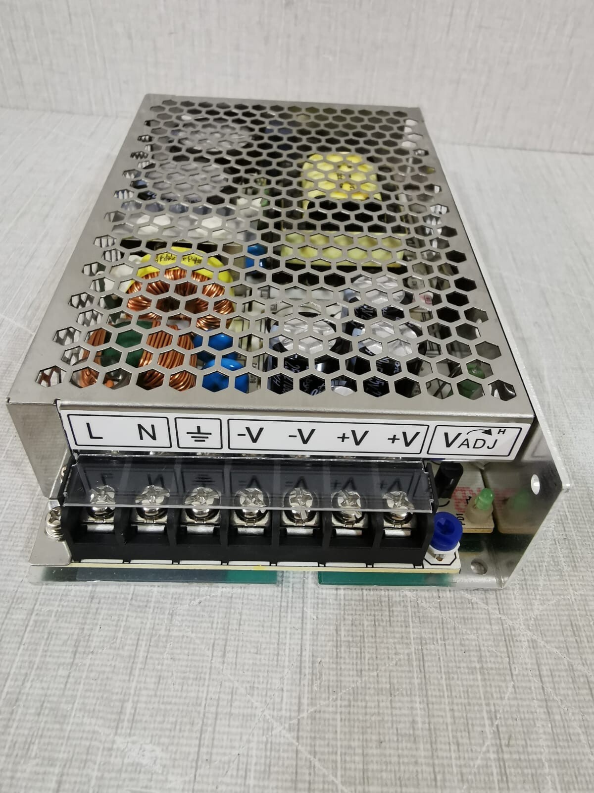 TDK Lambda LS100-12 TDK Lambda LS100-12 SWICTHING POWER SUPPLY 100-240VAC 2.2A 5