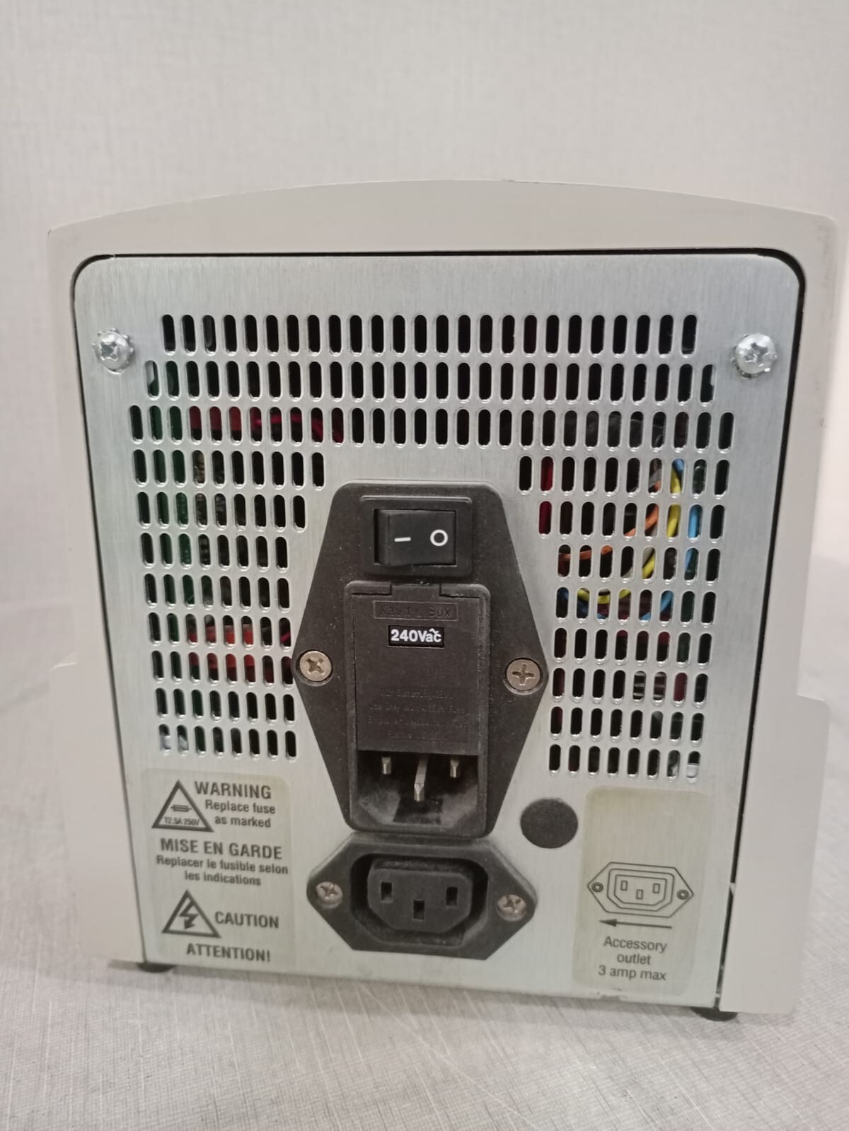 3M 75B 3M Maxi-Driver II Battery Charger, Type 75B Four Bay Charger / 120 Volts AC 4