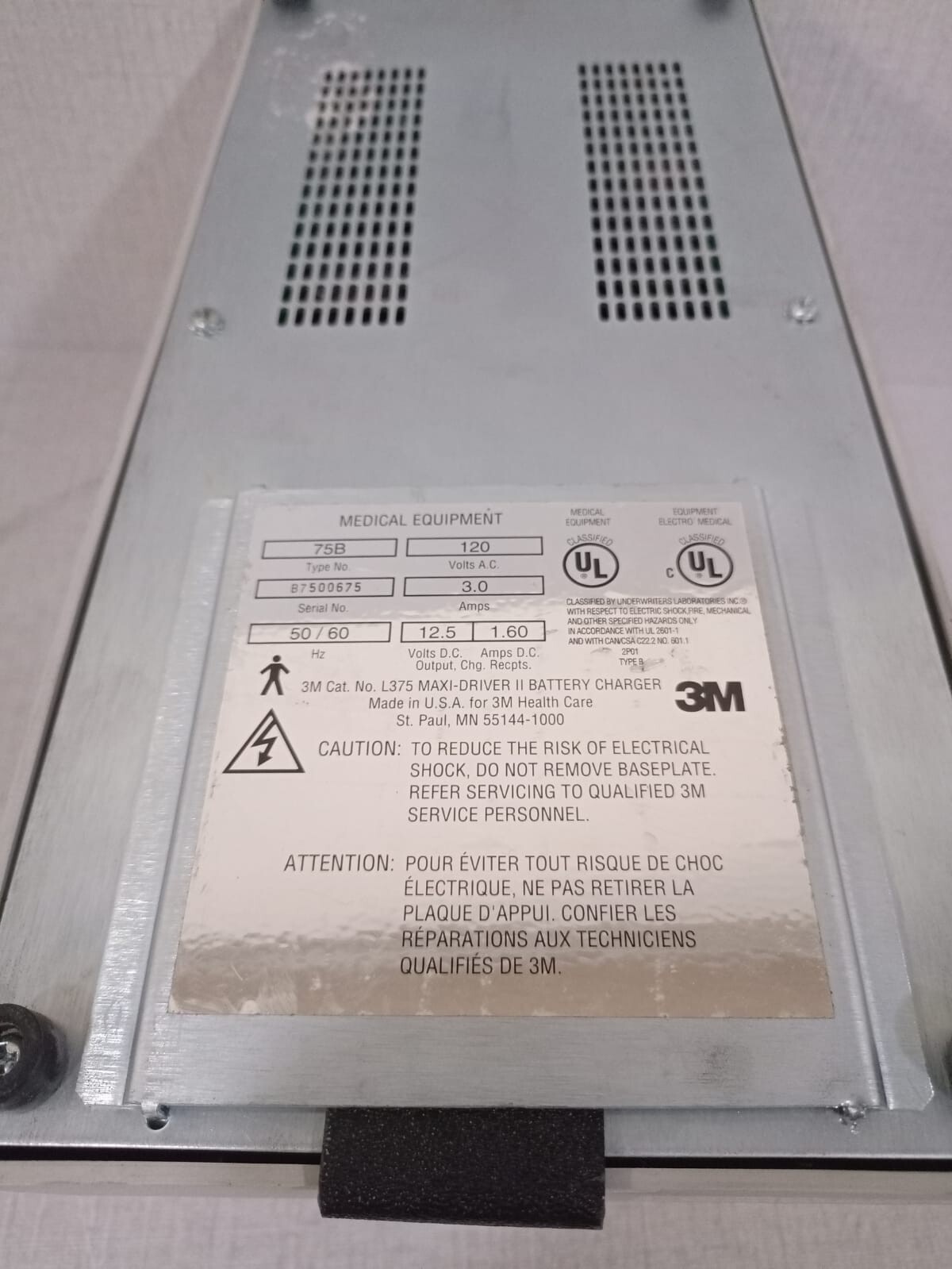 3M 75B 3M Maxi-Driver II Battery Charger, Type 75B Four Bay Charger / 120 Volts AC 6