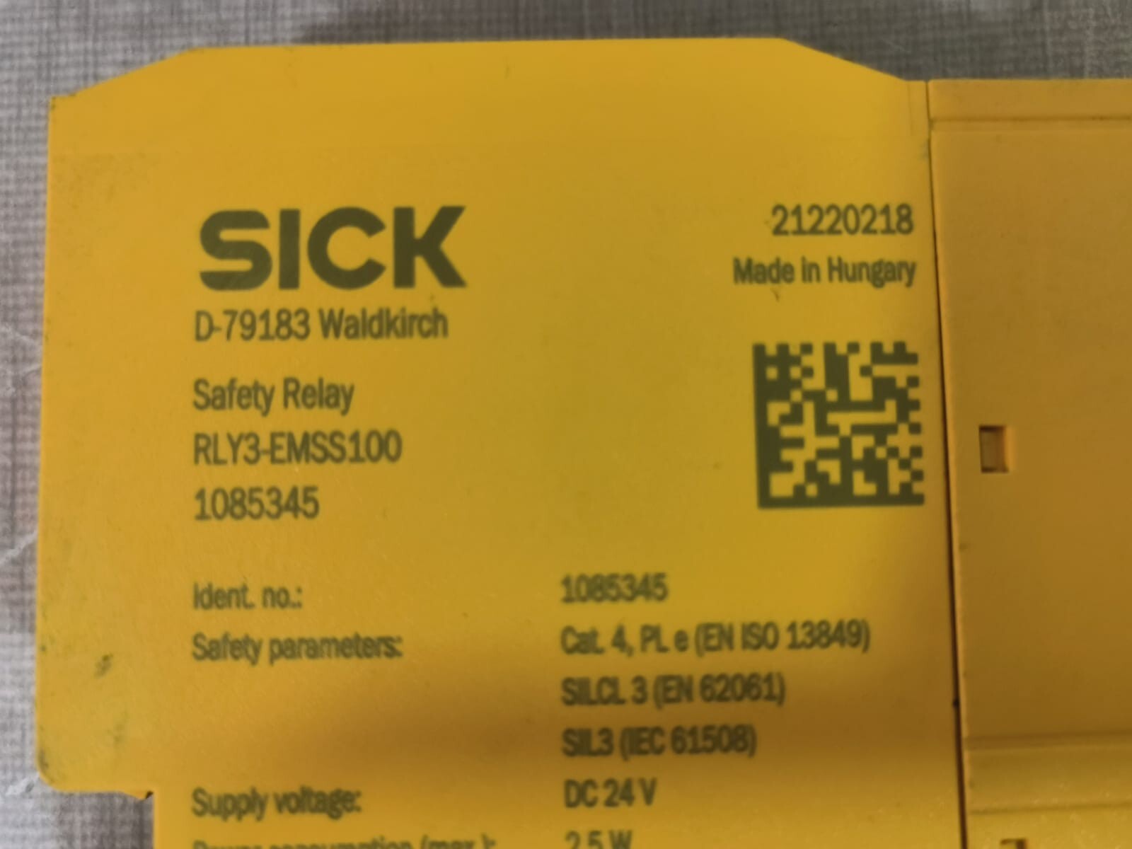 SICK RLY3-EMSS100 1085345 SICK RLY3-EMSS100 1085345 Safety Relay 2