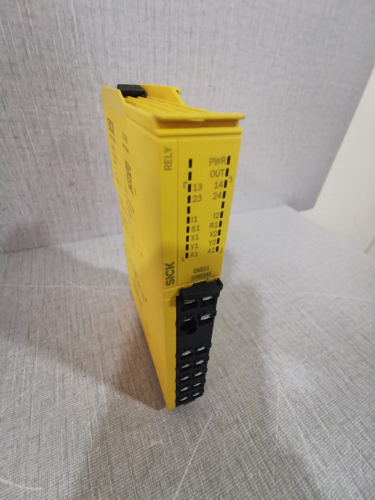 SICK RLY3-EMSS100 1085345 SICK RLY3-EMSS100 1085345 Safety Relay 6