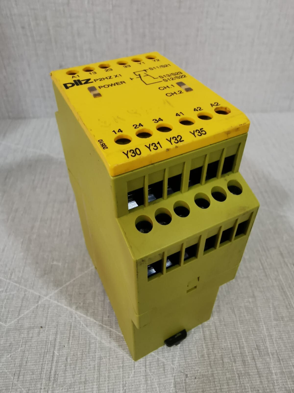 Pilz PILZ-P2HZ-X1-SAFETY-RELAY PILZ P2HZ X1 Safety Relay / 774340 796405 5