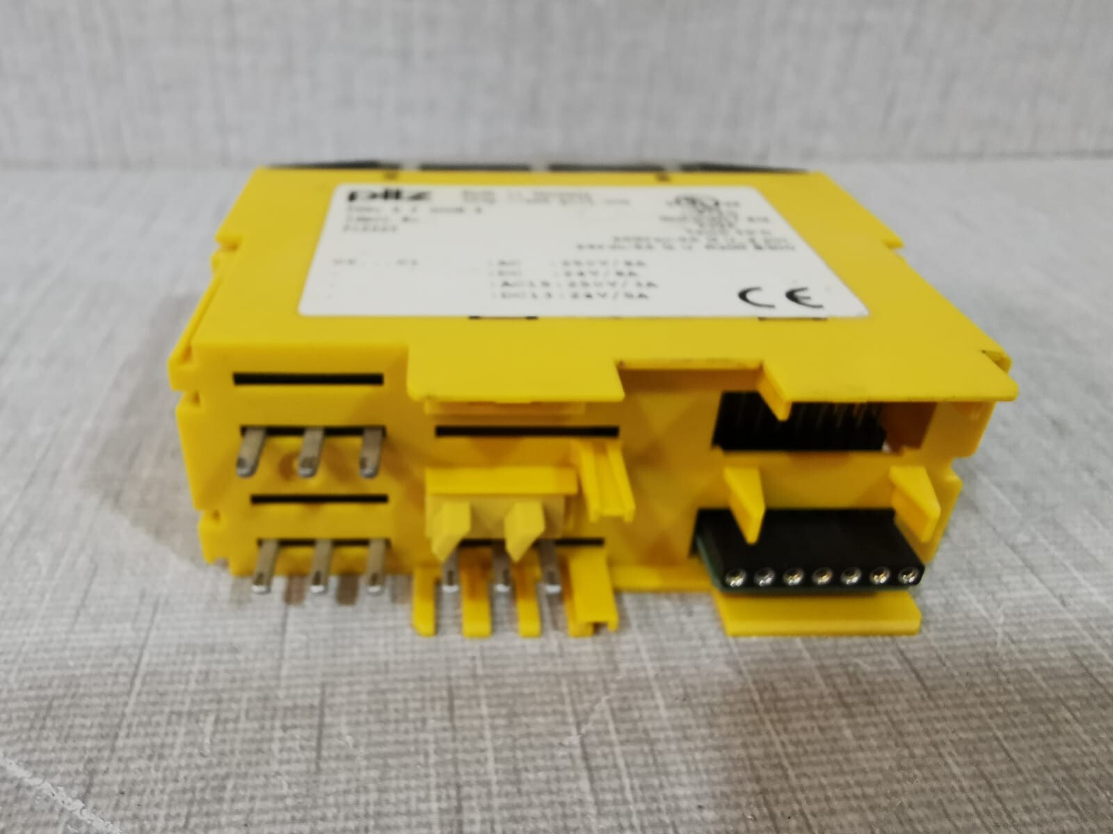Pilz LOT2-PCS-PILZ-PSSU-E-F-2DOR-8 Pilz PSSu E F 2DOR 8 / 312225 Safety Module 4
