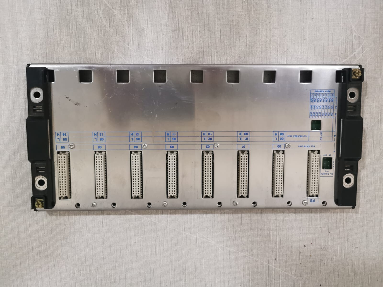 Schneider Electric TSXRKY8 Schneider Automation TSX Premium TSXRKY8 / 8 Slot Chassis 3