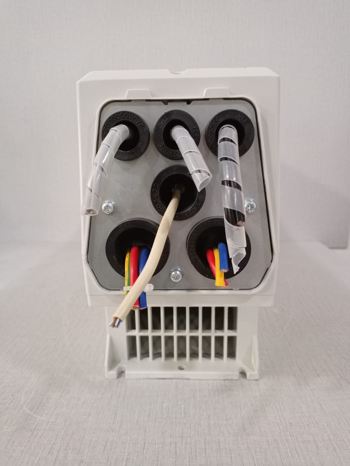 ABB ACH580-01-018A-4 SW V2.12.0.4 ABB ACH580-01-018A-4 SW V2.12.0.4 HEATING VENTILATION &AIR CONDITIONING 3
