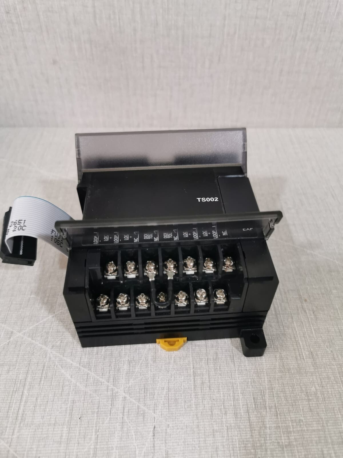 Omron CP1W-TS002 Omron CP1W-TS002 Temperature Sensor Unit 6